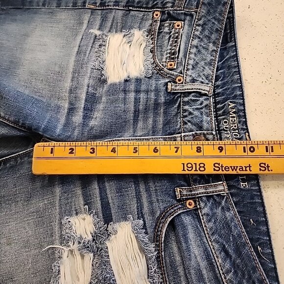 American Eagle Jean Shorts Size 4 Distressed Cut Off - Picture 4 of 7
